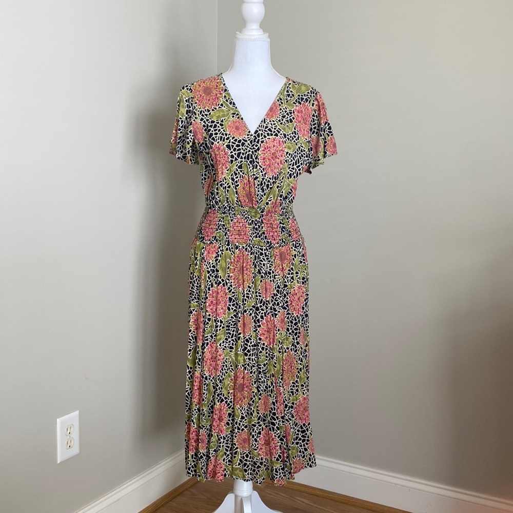 Floral Design V-Neck Short Sleeve Dress with Elasticized Waistline